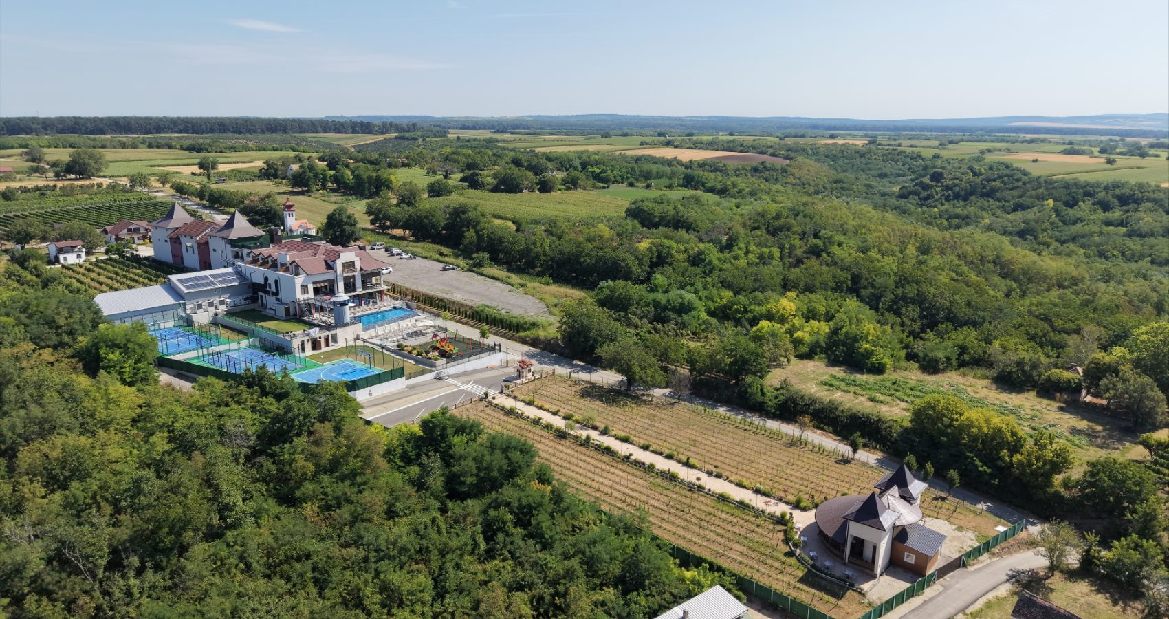 Dve Kule Resort & Winery iz vazduha
